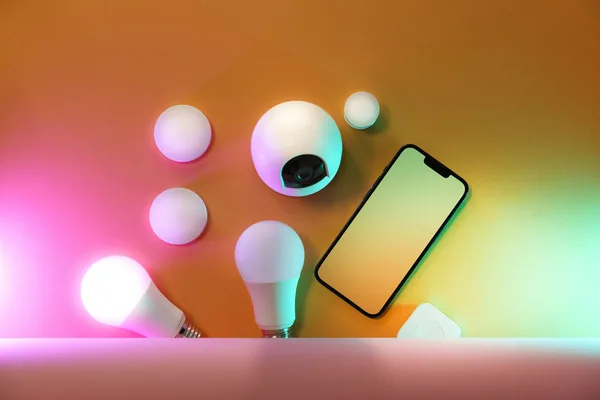 Bombilla y mando de iluminación inteligente